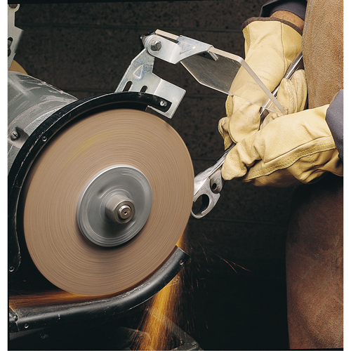 Meules d'abrasion & de polissage Scotch-brite, 6" dia. x 1" la, Arbre 1", Oxyde d'aluminium EastCoast Offshore Supplies