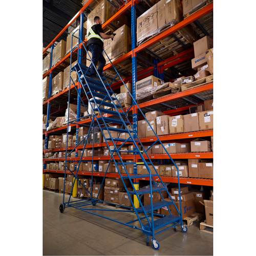 Escabeau roulant certifi&eacute; CSA avec marche verrouillable, 16 marches, Largeur de la marche 30", Hauteur de la plateforme 144", Acier EastCoast Offshore Supplies