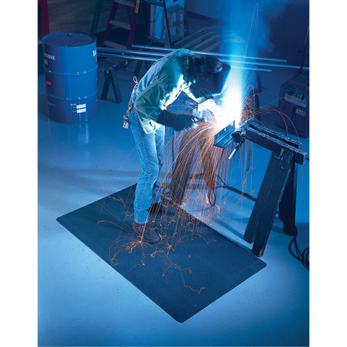 Tapis Weldsafe Ultrasoft no 447, Caoutchouc, 3' lo, 2' la x 7/8" &eacute;pais, Noir EastCoast Offshore Supplies