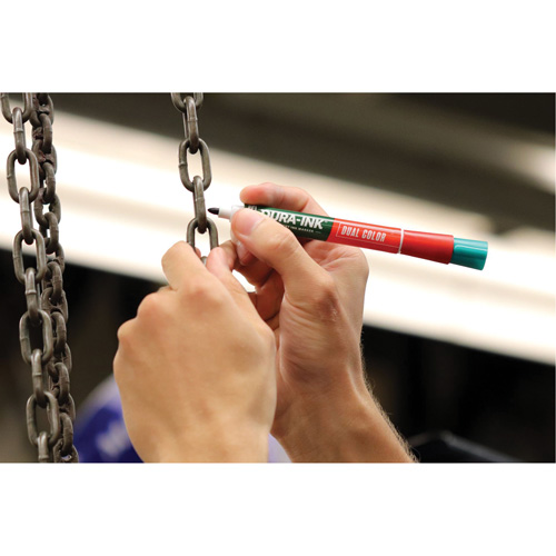 Marqueur &agrave; encre permanente et double couleur Markal Dura-Ink, Vert/Rouge, Pointe Ronde EastCoast Offshore Supplies
