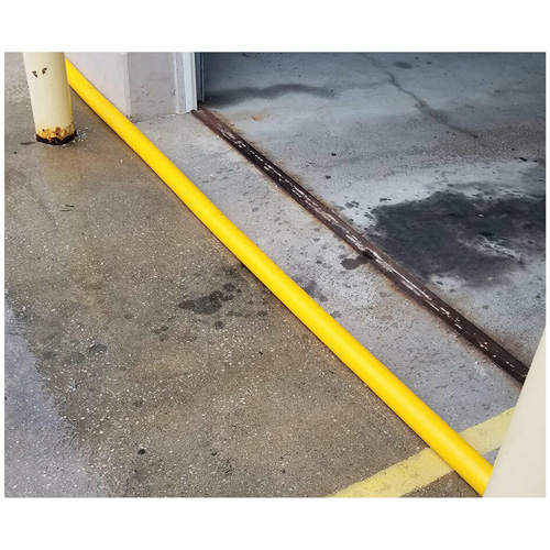 Barrage de d&eacute;rivation rempli d'eau EastCoast Offshore Supplies