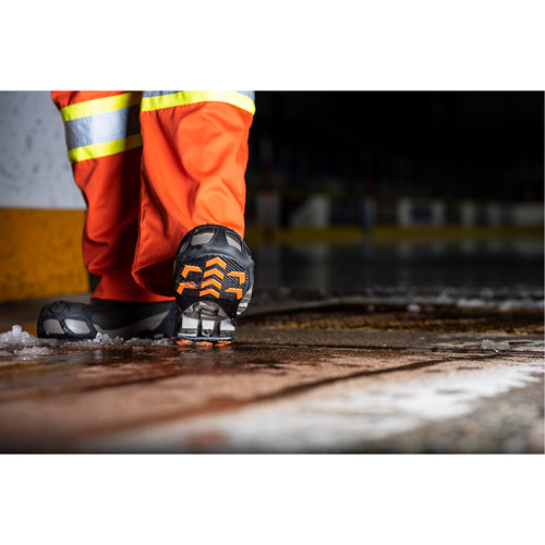 Aide &agrave; la traction sans crampons GripPro, Caoutchouc, Traction Rainur&eacute;, Moyen/Petit EastCoast Offshore Supplies