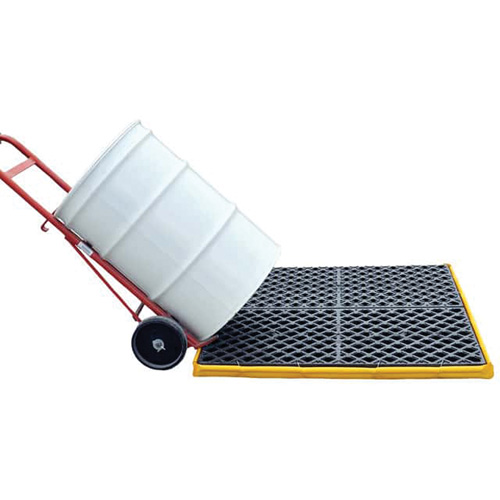 Ultra-Spill Deck flexible, 4 barils, Capacit&eacute; de d&eacute;versement 22 gal. US, 48" x 48" x 2,5" EastCoast Offshore Supplies