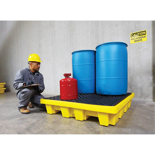 Ultra-Spill Pallet emboitable, 4 barils, Capacit&eacute; de d&eacute;versement 66 gal. US, 51" x 51" x 10" EastCoast Offshore Supplies