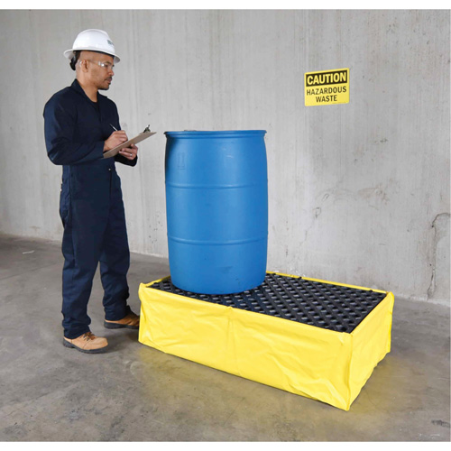 Ultra-Spill Pallet flexible, 2 barils, Capacit&eacute; de d&eacute;versement 66 gal. US, 48" x 24" x 14" EastCoast Offshore Supplies