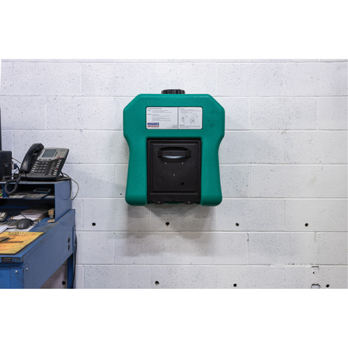 Poste de douche oculaire portable autonome, Aliment&eacute; par gravit&eacute;, Capacit&eacute; 16 gal., Conformit&eacute; ANSI Z358.1 EastCoast Offshore Supplies
