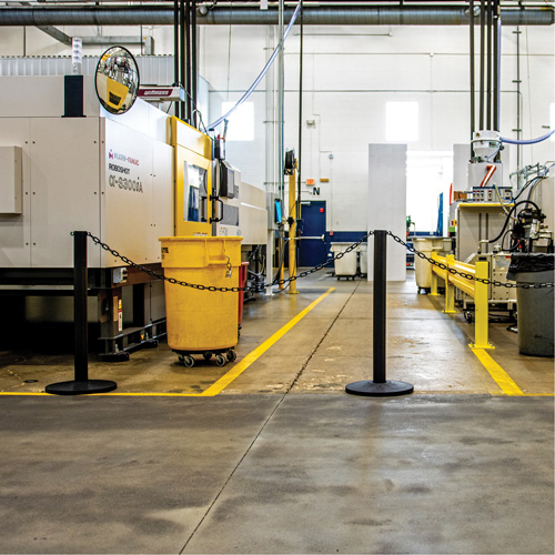 Ensemble de montants industriels avec chaîne en plastique, Hauteur de 37", Jaune EastCoast Offshore Supplies