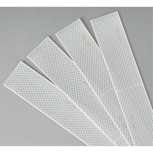 3M Scotchlite Diamond Grade mat&eacute;riau de perceptibilit&eacute; S&eacute;rie 983, 2" la x 12" lo, Blanc EastCoast Offshore Supplies