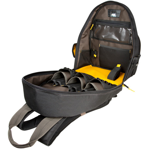 Sacs &agrave; dos pour outils Techgear &agrave; 53 pochettes, 16" lo x 13-1/4" la, Noir, Polyester EastCoast Offshore Supplies