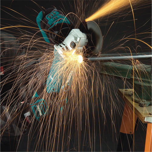 Meuleuse angulaire avec interrupteur c.a./c.c., 5", 10,5 A, 11000 Tr/min EastCoast Offshore Supplies