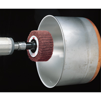 Meules non tissées à lamelles