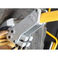 D&eacute;monte-talons hydraulique OTR pour pneu g&eacute;ant s&eacute;rie Pro EastCoast Offshore Supplies