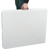 Table se pliant en deux, Rectangulaire, 72" l x 30" la, Poly&eacute;thyl&egrave;ne, Blanc EastCoast Offshore Supplies