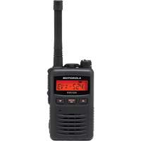 Radio portative de s&eacute;rie EVX-S24, Bande UHF, 256 canaux, Port&eacute;e 200 000 pi² EastCoast Offshore Supplies