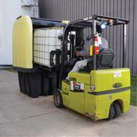 Palette anti-d&eacute;versement jaune &agrave; couvercle rigide roulant, 65" lo x 65" la x 101" h, Capacit&eacute; de charge 5000 lb EastCoast Offshore Supplies