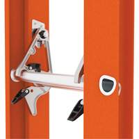 BuildMan&reg; Extension Ladder, 300 lbs. Cap., 16' H, Grade 1A EastCoast Offshore Supplies